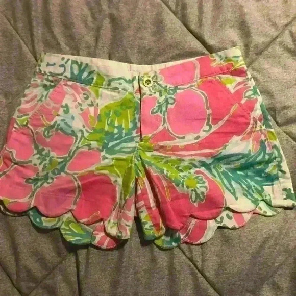 Lilly Pulitzer Buttercup Short - Dont Give A Cluck - Picture 2 of 5
